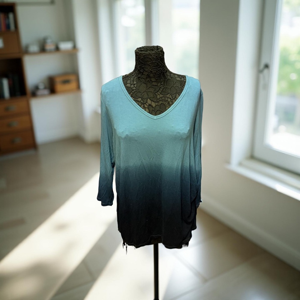 Sunday‎ Gradient Blue Blouse